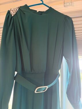 Emerald Green Long-Sleeve Rhinestone-Accent Belted Dress. Size 40/ 8